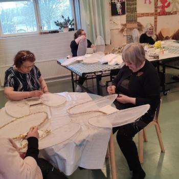 Siipien korjaajat työssään